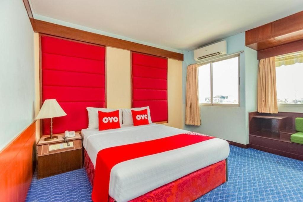 Oyo 441 Grand Thara Hotel Surat Thani Exteriér fotografie