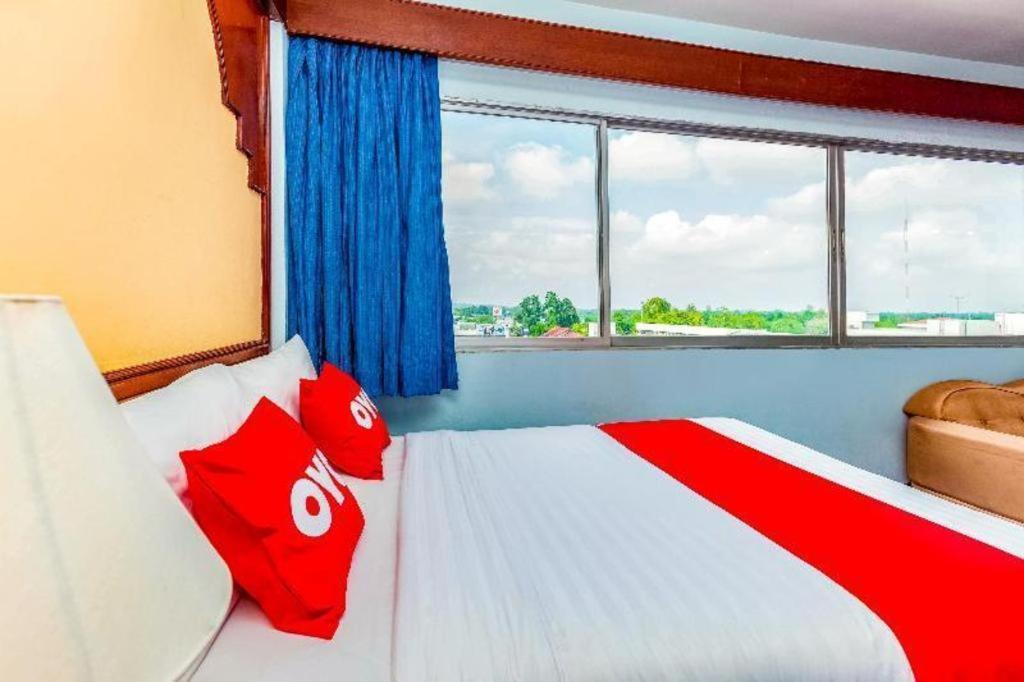 Oyo 441 Grand Thara Hotel Surat Thani Exteriér fotografie