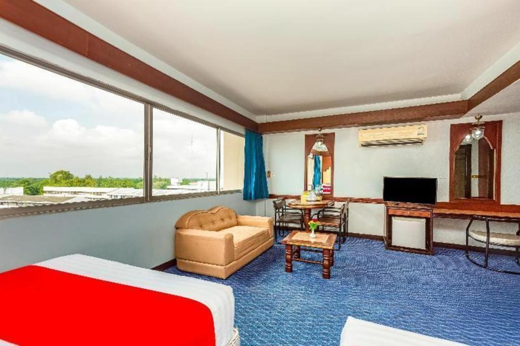 Oyo 441 Grand Thara Hotel Surat Thani Exteriér fotografie