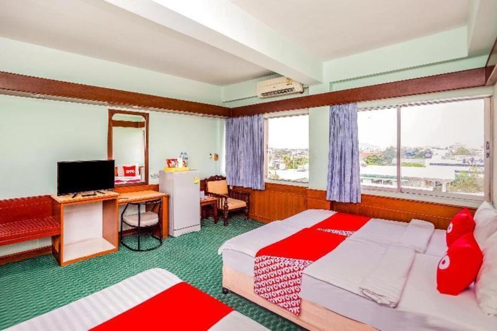 Oyo 441 Grand Thara Hotel Surat Thani Exteriér fotografie