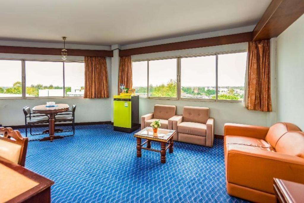 Oyo 441 Grand Thara Hotel Surat Thani Exteriér fotografie