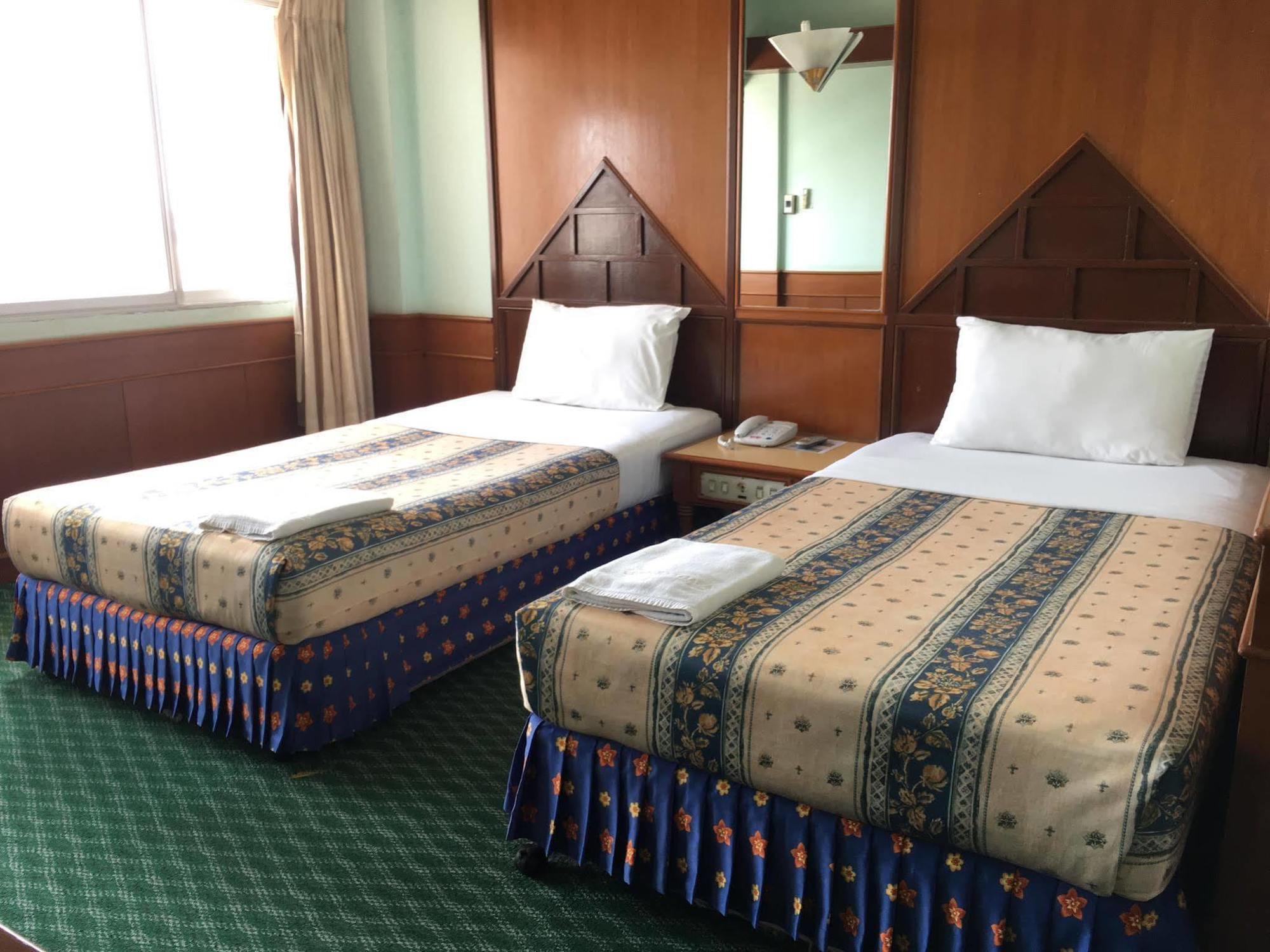 Oyo 441 Grand Thara Hotel Surat Thani Exteriér fotografie